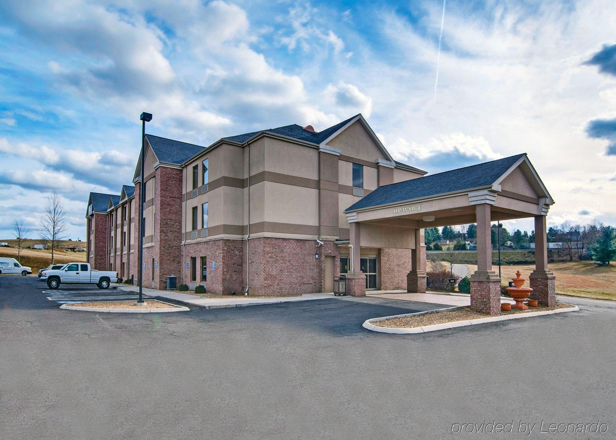 Comfort Inn & Suites Christiansburg I-81 Exterior photo